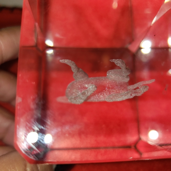 Giraffe Laser Cut Etched Crystal Glass Cube Paper Weight 3D - Picture 7 of 7